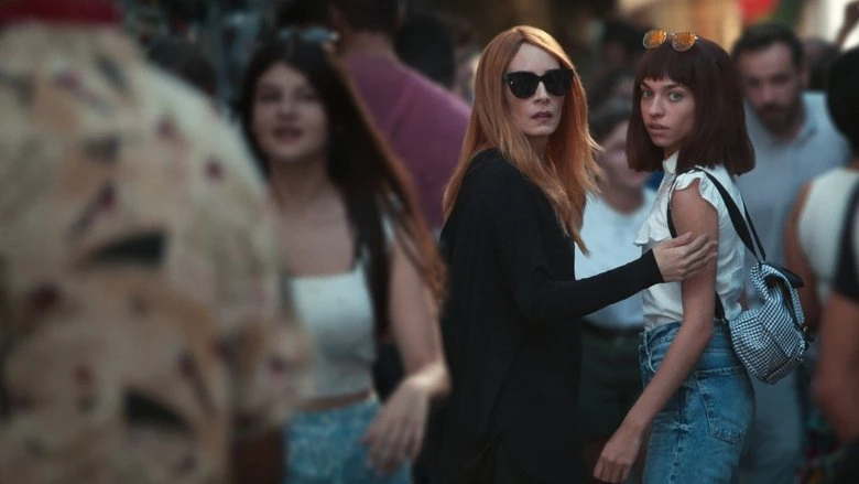 Biz Kimden Kaçıyorduk Anne?